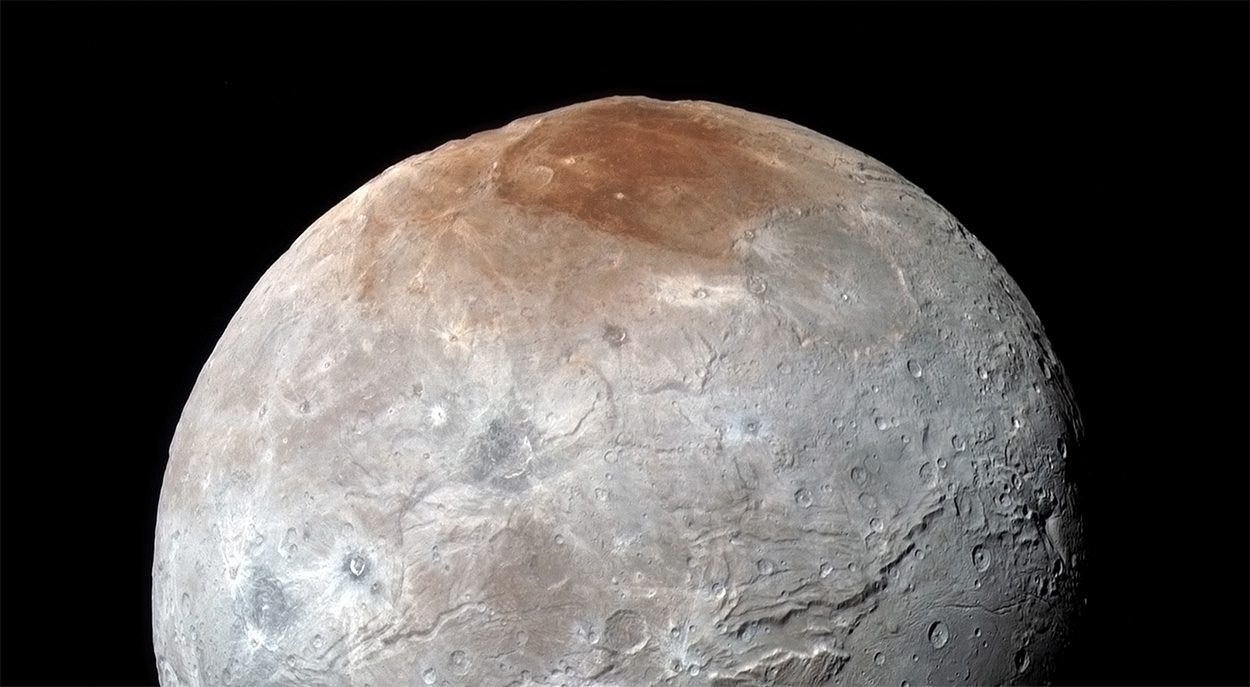 Wie Charons rote Polkappe entstand