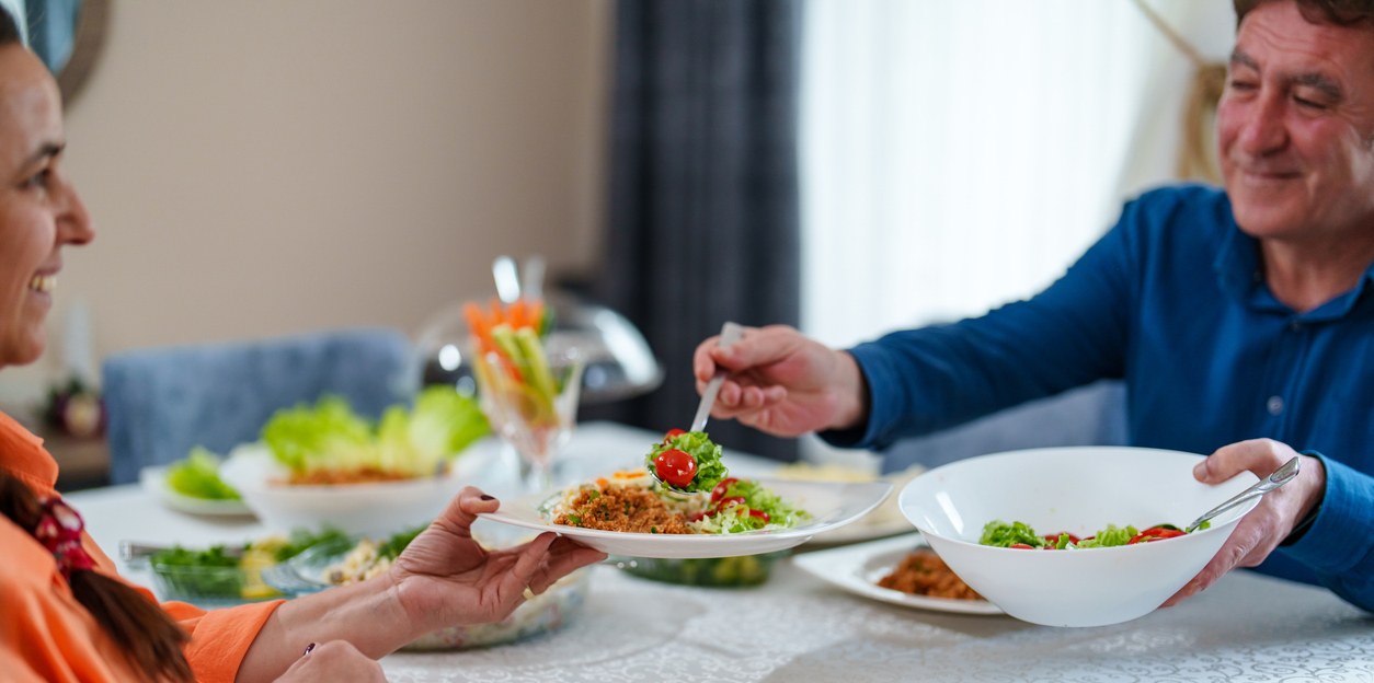 Gemeinsam essen stabilisiert den Blutzucker